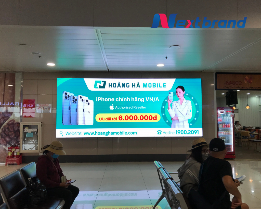Hoang Ha Moblie uses Nextbrand's airport advertising service