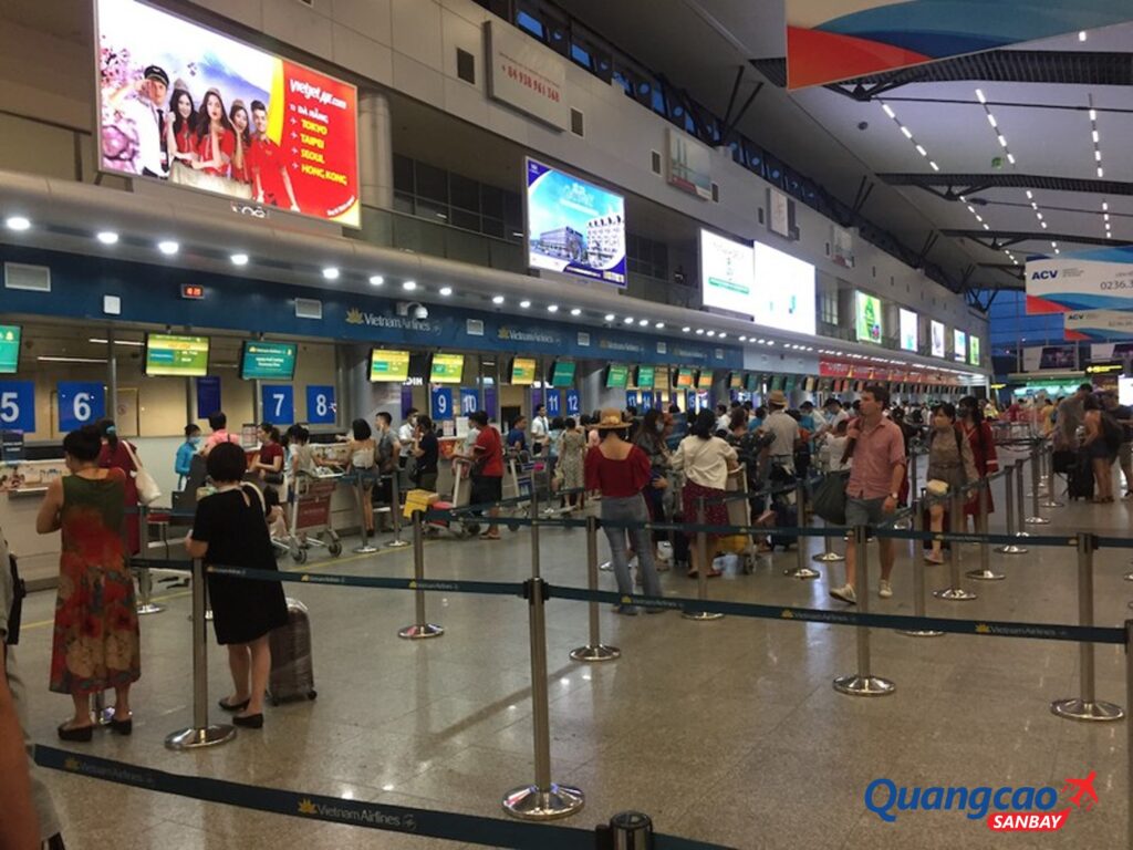 Quảng cáo hộp đèn tại khu vực check-in Sân bay Tuy Hoà