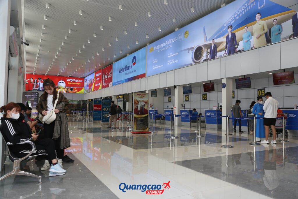 Quảng cáo tại khu vực check-in sân bay Điện Biên