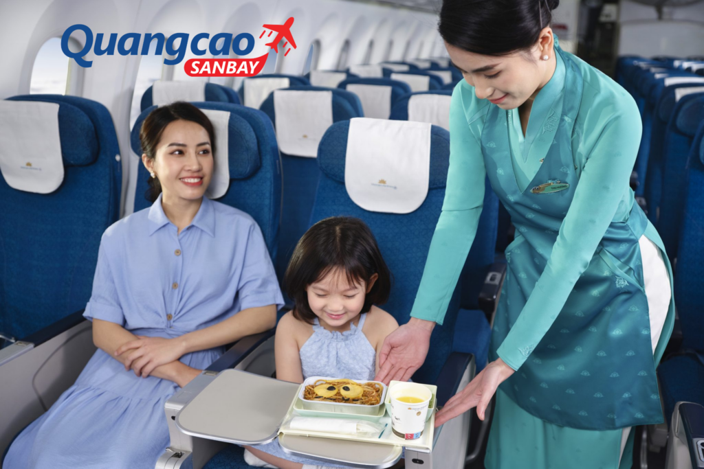 Vietnam Airlines cung cấp cả suất ăn miễn phí và trả phí
