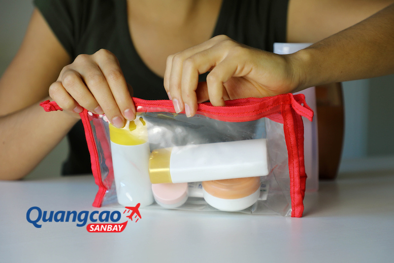 Cách đóng gói nước hoa khi đi máy bay