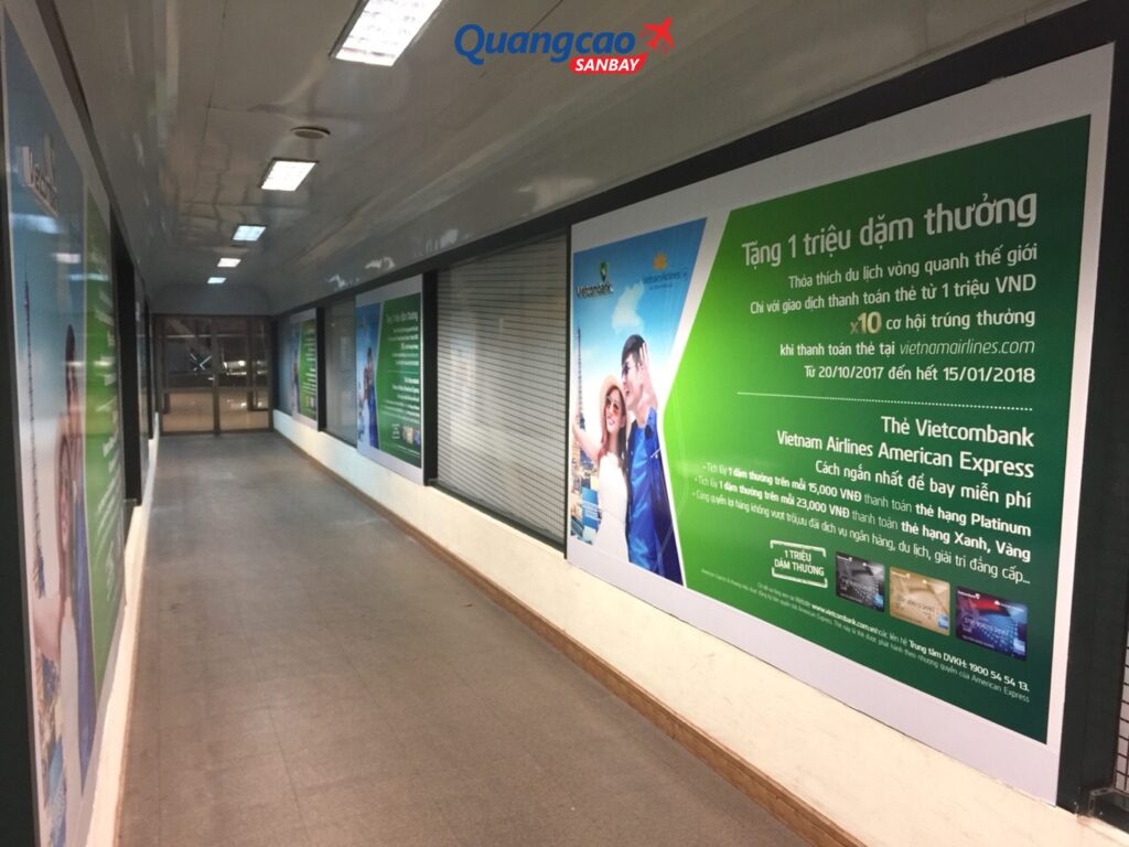 Advertising in the passenger bridge