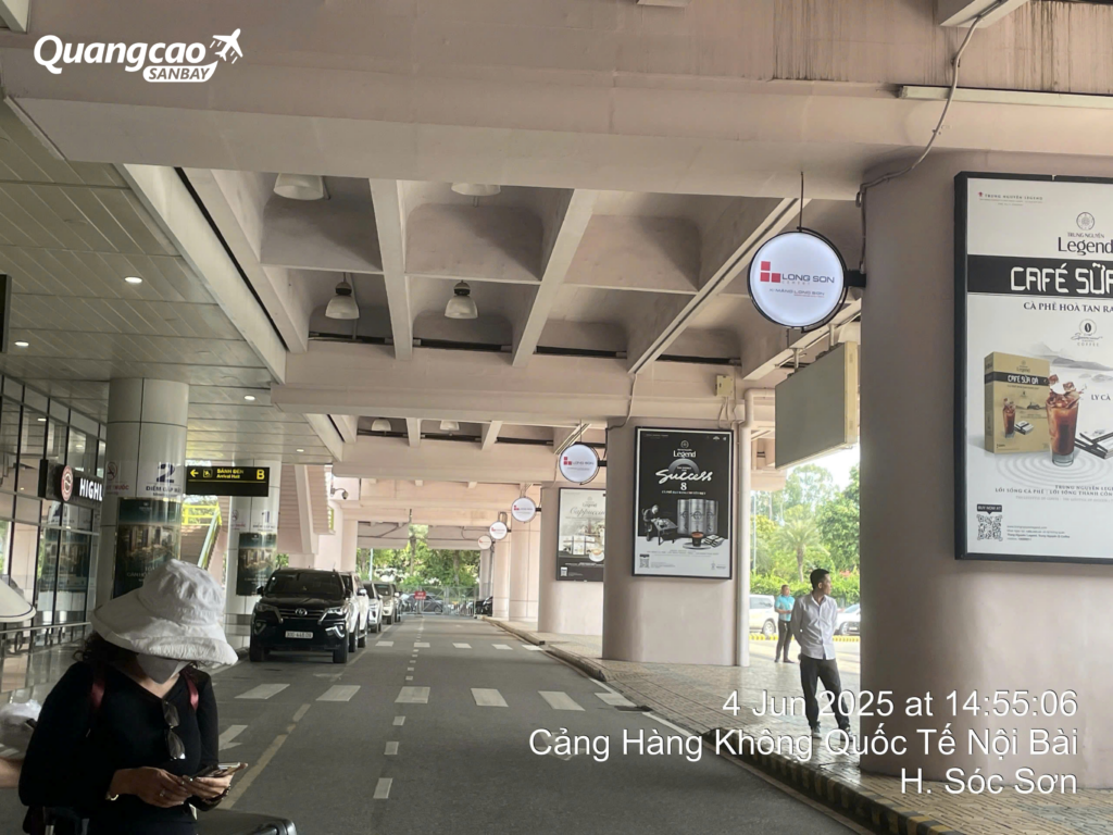 Advertising at entrance and exit of airport