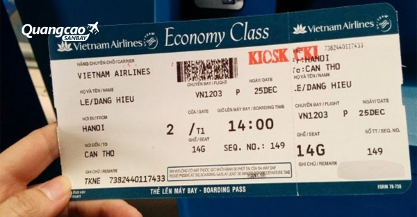 Tên trên vé Vietnam Airlines bị ngược, hành khách nên gọi 1900 1100 để được hỗ trợ sớm