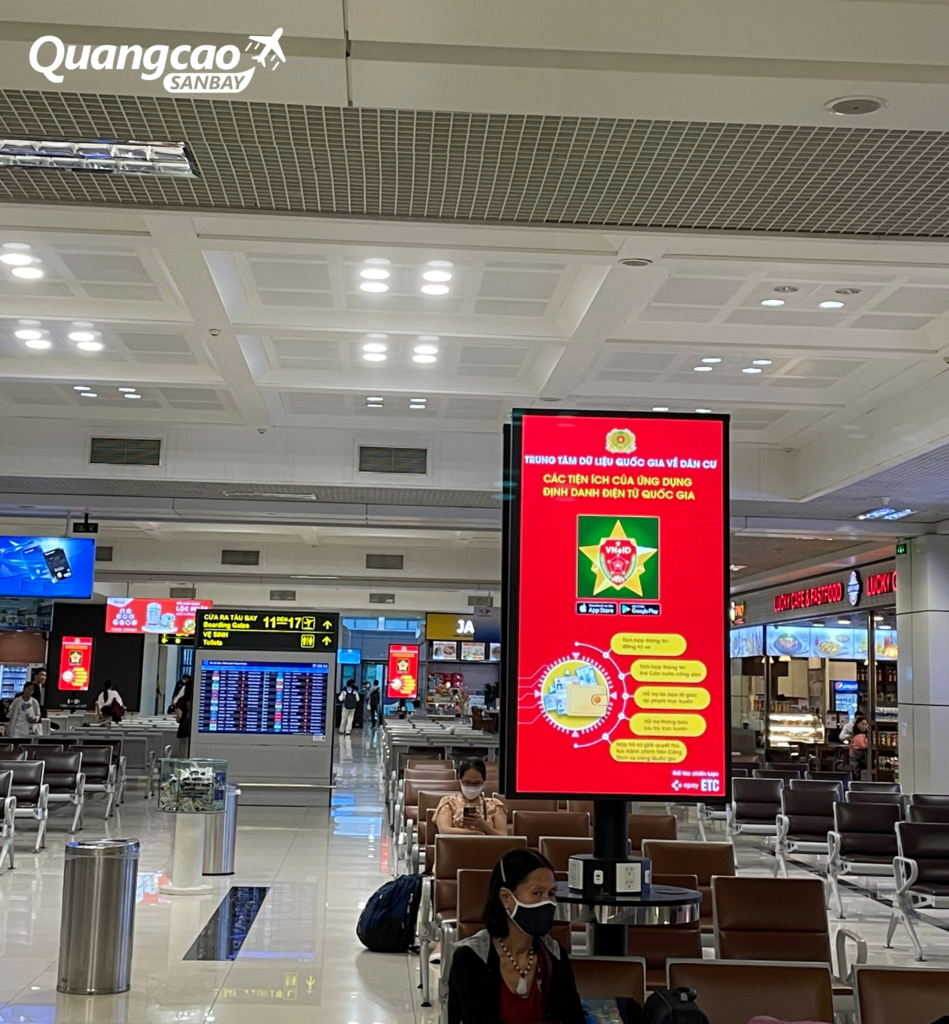 Charging station advertising