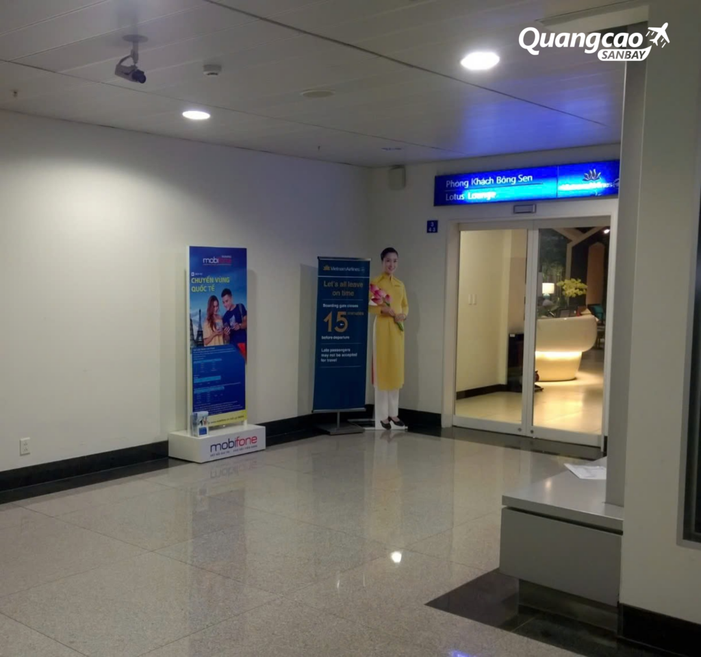 Standee advertising