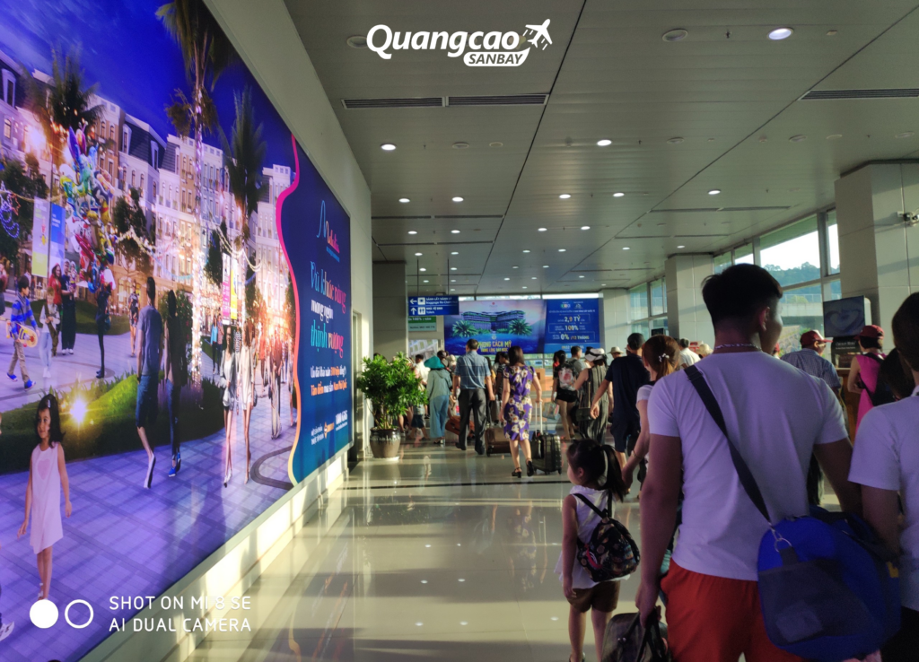 Airport advertising in Vietnam using lightboxes