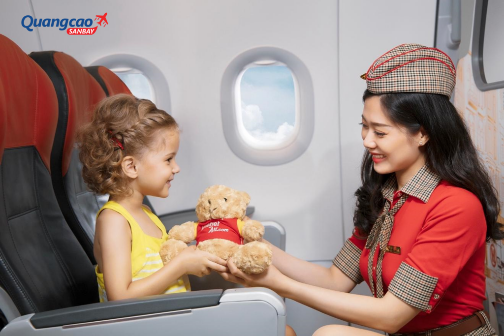 Quy định độ tuổi đi máy bay 1 mình của Vietjet Air
