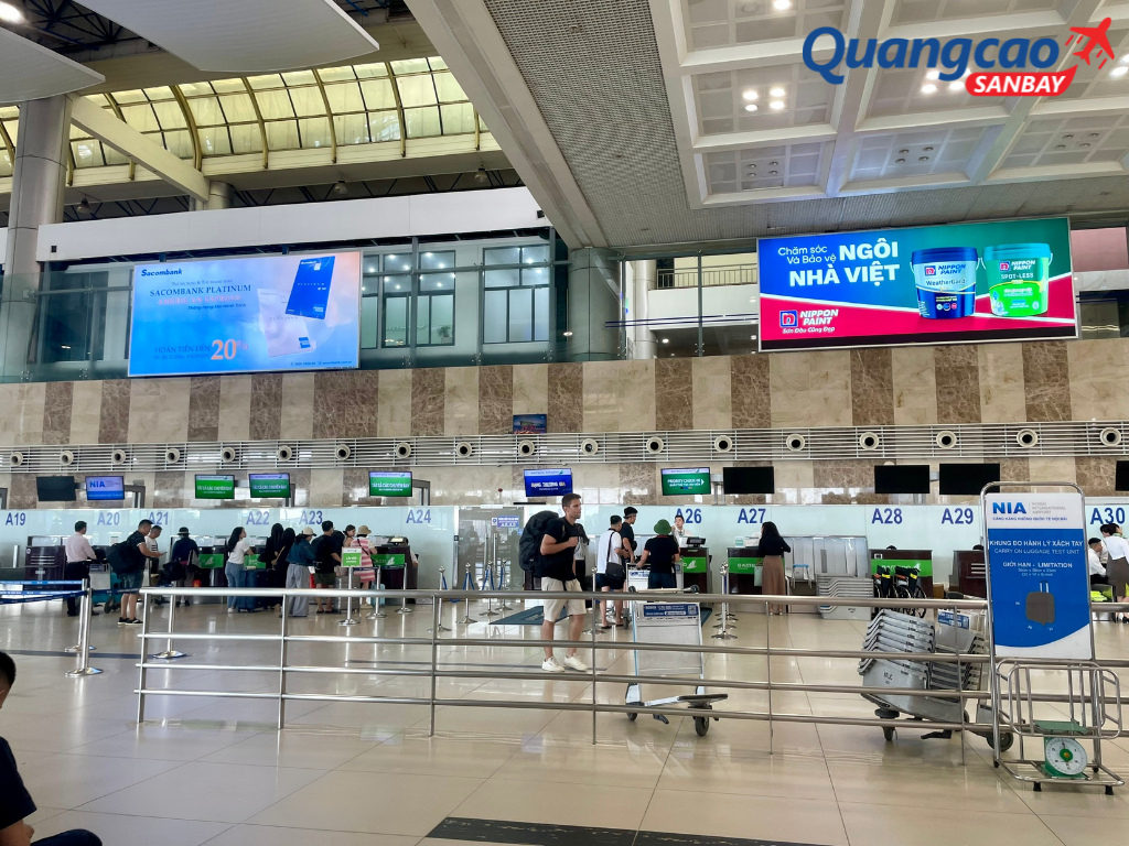 How to book advertising services at the airport