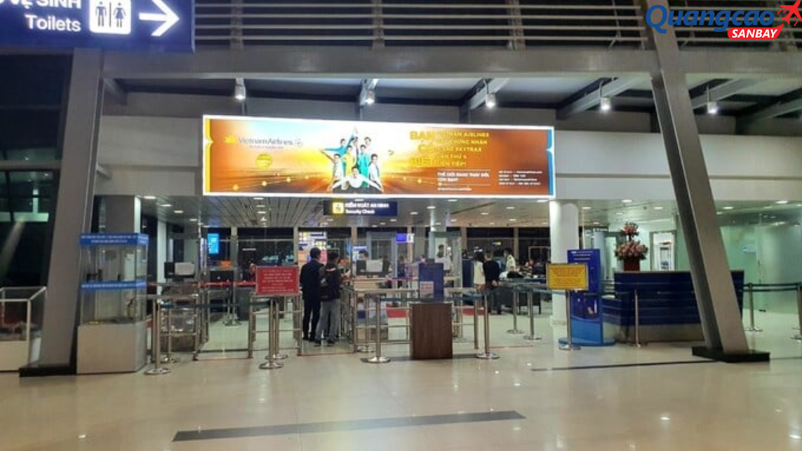 Cat Bi airport check-in area