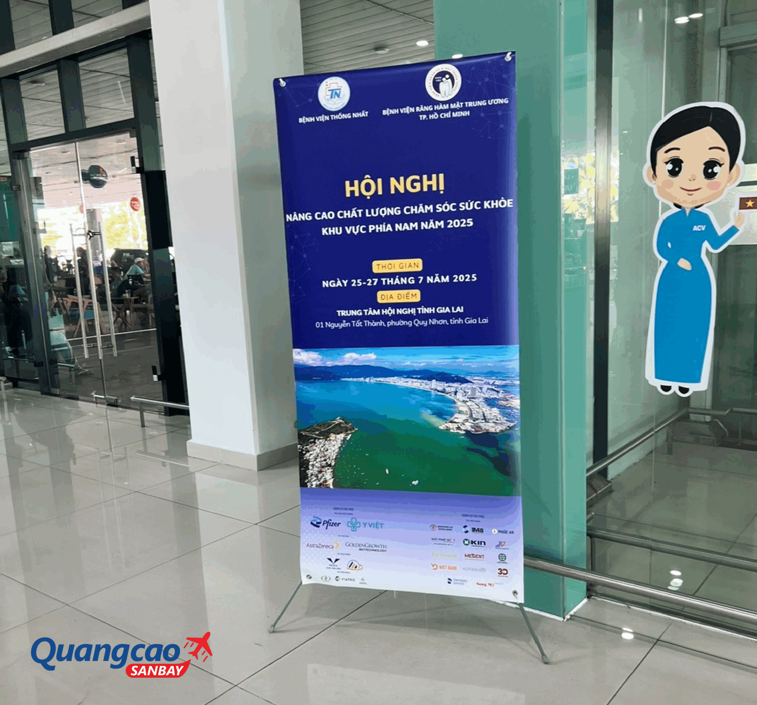 Standee advertising