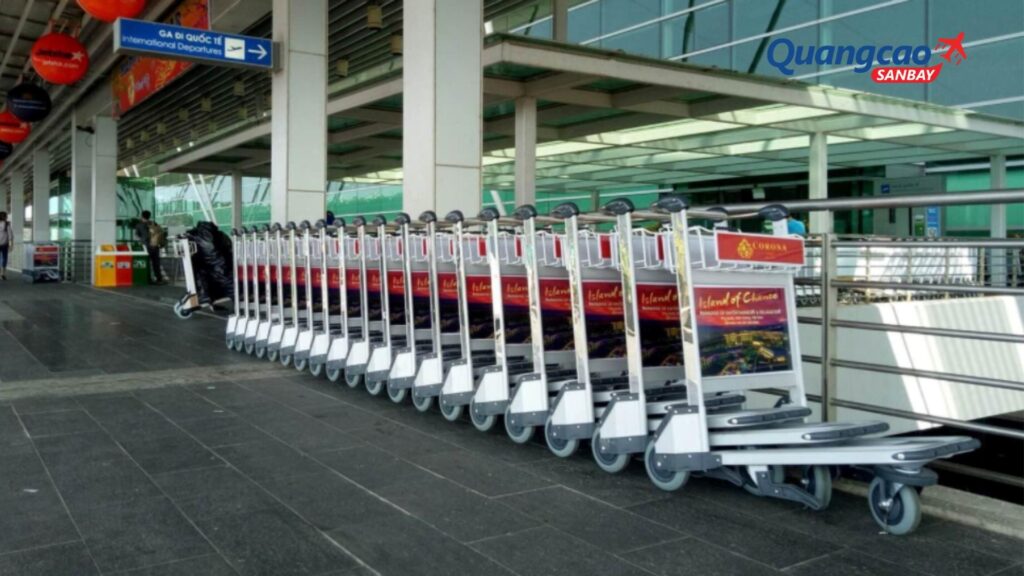 Luggage trolley advertising