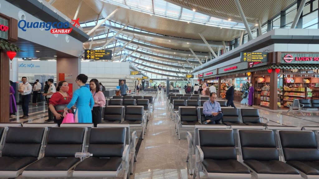 Departure lounges and waiting areas