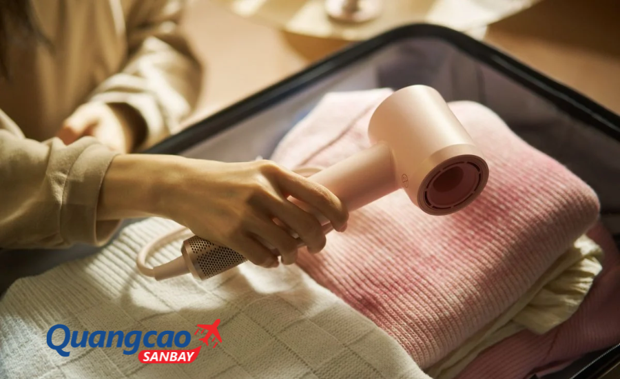 Chuẩn bị máy sấy tóc khi di chuyển bằng máy bay