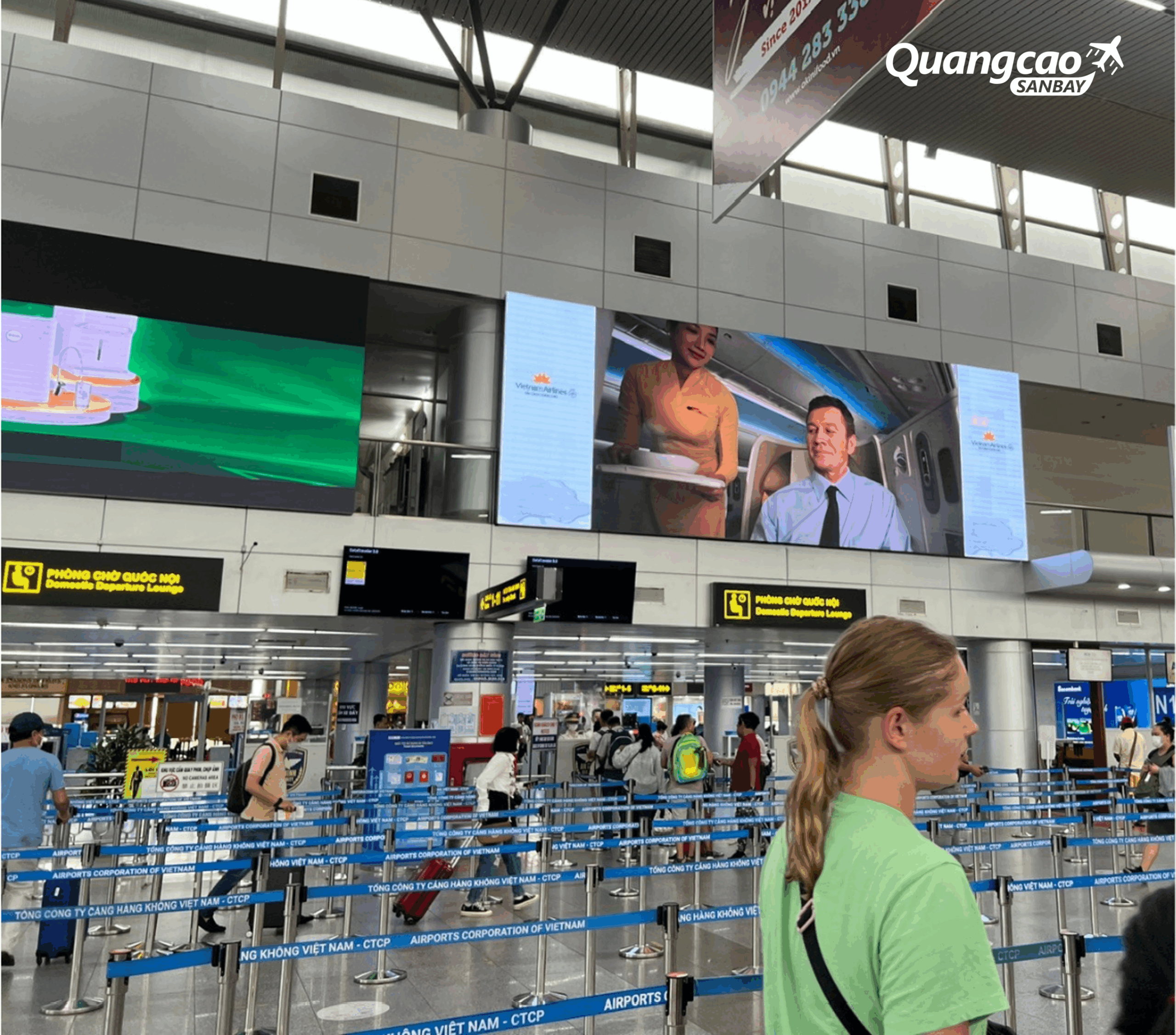 Quảng cáo màn hình LED tại khu vực kiểm tra an ninh