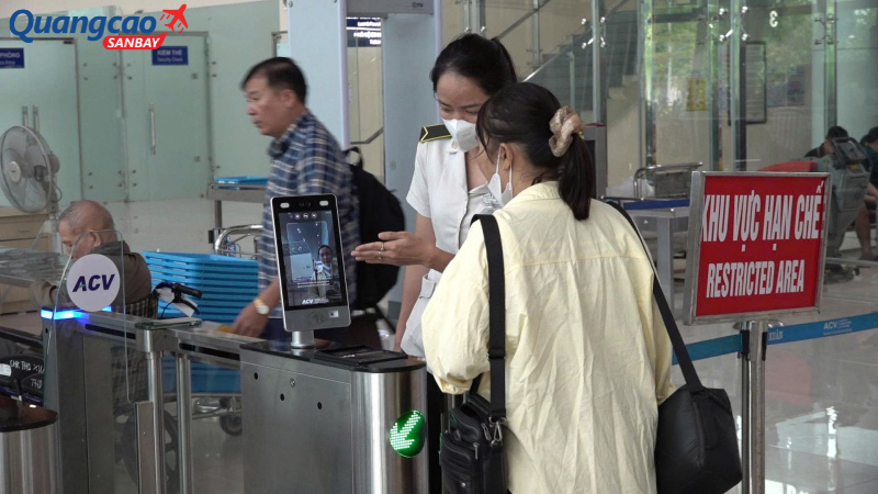 Check-in nhanh chóng bằng sinh trắc học