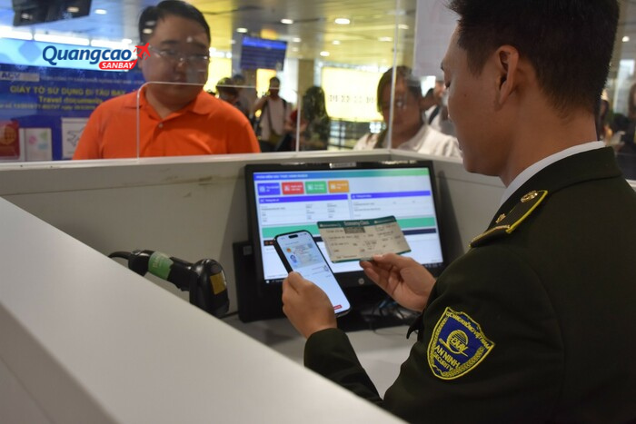 Hành khách từ 14 tuổi có thể dùng VNeID thay căn cước công dân vật lý khi bay nội địa.