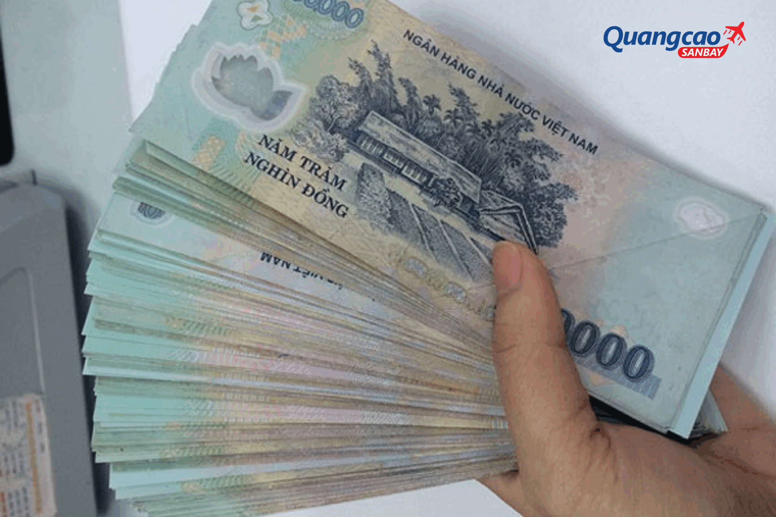 Lưu ý khi mang nhiều tiền mặt trên chuyến bay nội địa