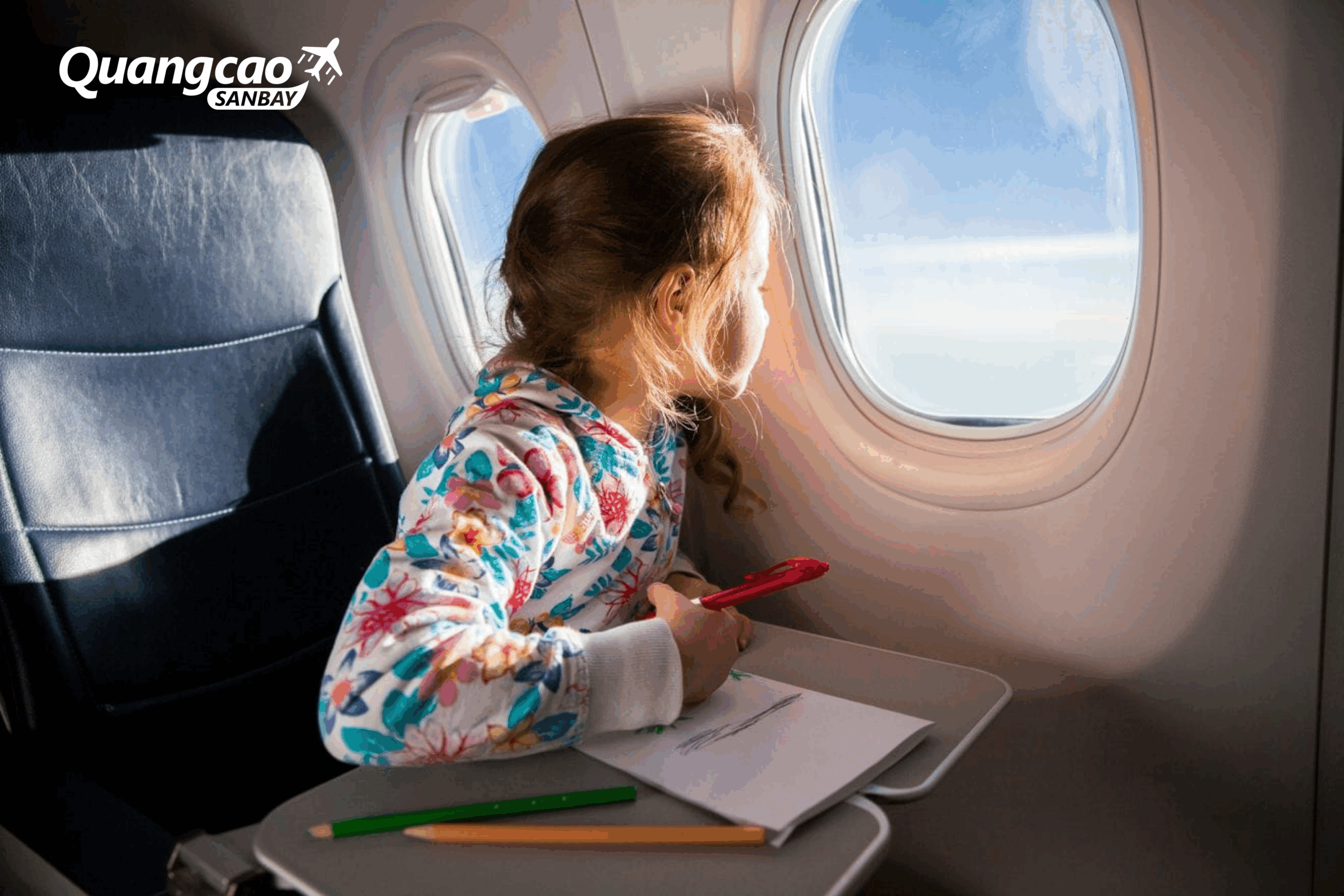 Nên chuẩn bị những đồ chơi của trẻ nhỏ gọn, không gây tiếng ồn khi đi máy bay