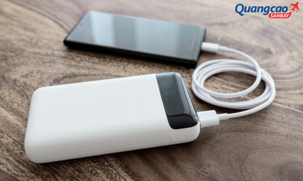 Pin lithium rời và thiết bị dùng pin lithium chưa được tắt hoàn toàn KHÔNG được mang theo trong hành lý ký gửi