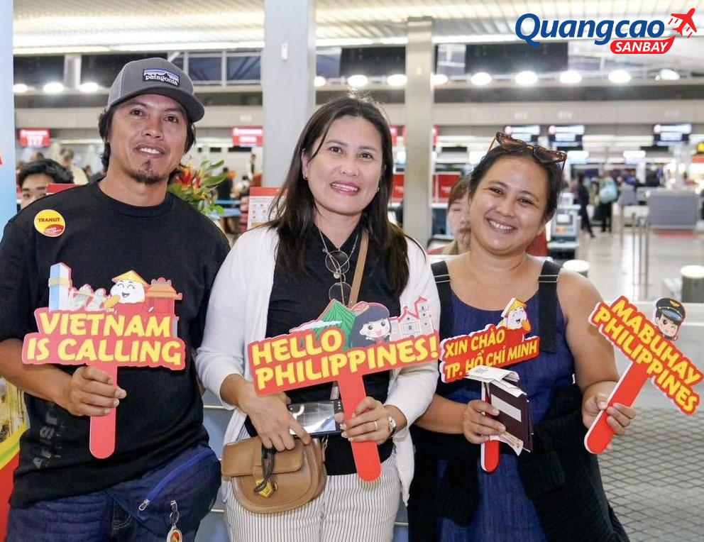 Hành khách trải nghiệm trên đường bay TP HCM - Manila.