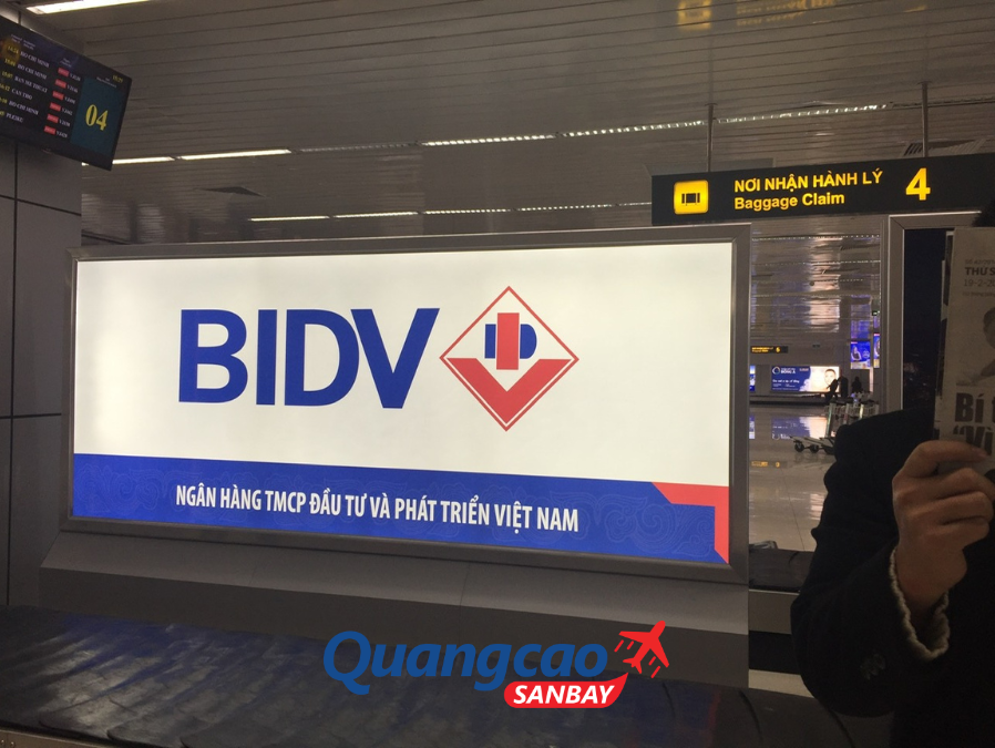 Quảng cáo biển hộp đèn