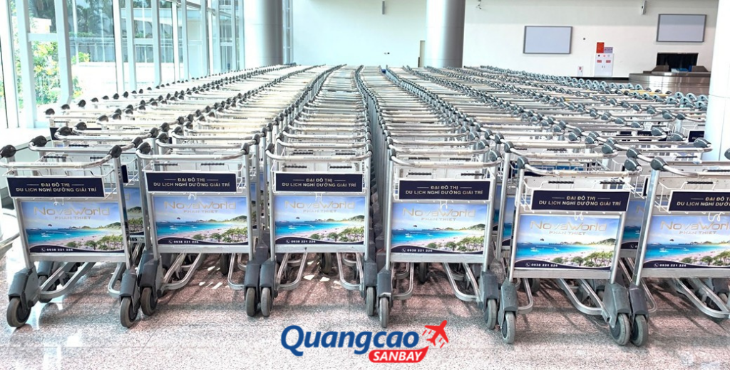 Quảng cáo trên xe đẩy hành lý