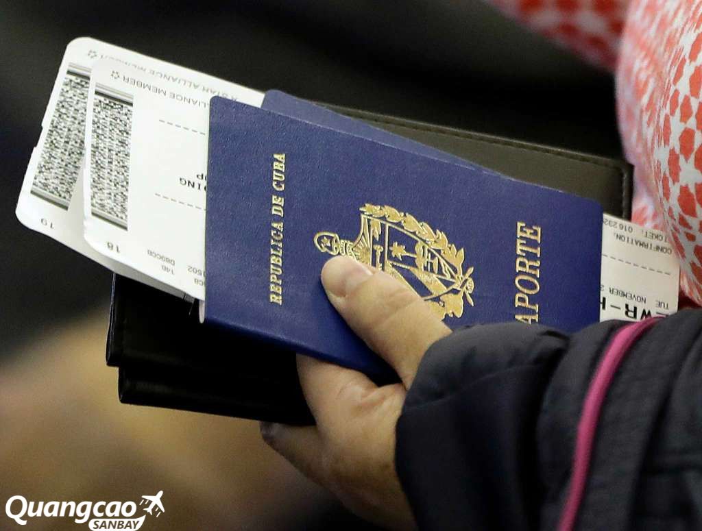 Lưu ý kiểm tra giấy tờ và vé máy bay