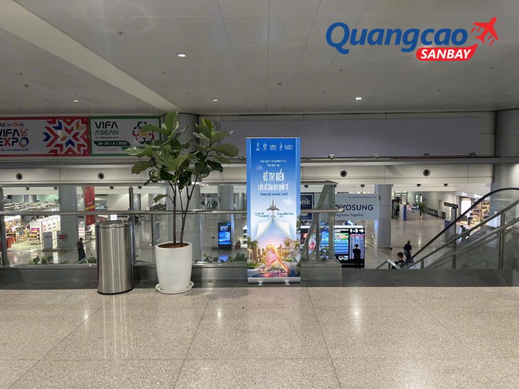 Standee quảng cáo