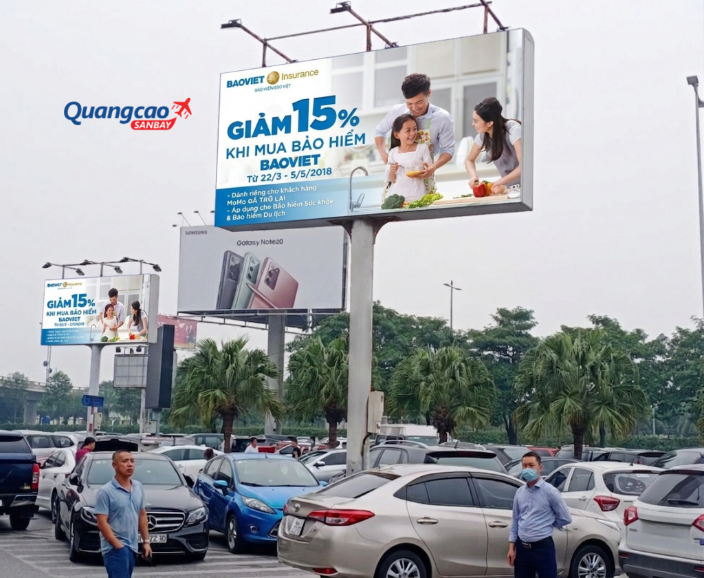 Quảng cáo sân bay cho bảo hiểm trên Billboard