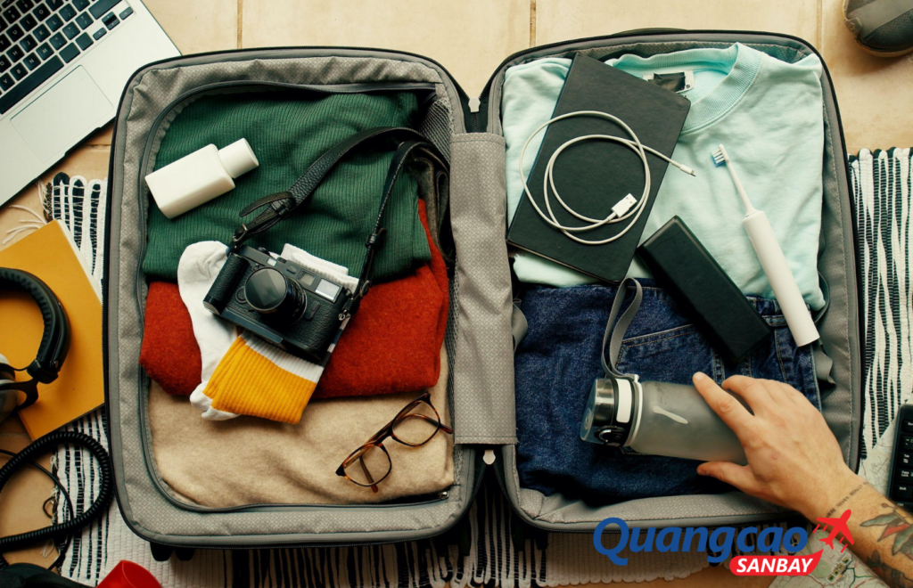 Không được để pin trong hành lý ký gửi khi bay.