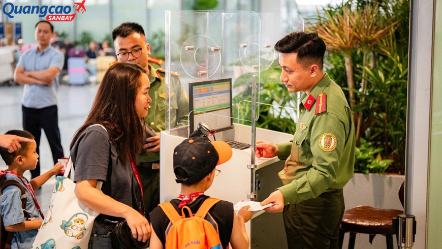 Bảo đảm môi trường thuận lợi nhất cho hành khách đặc biệt tại Cảng hàng không quốc tế Nội Bài.