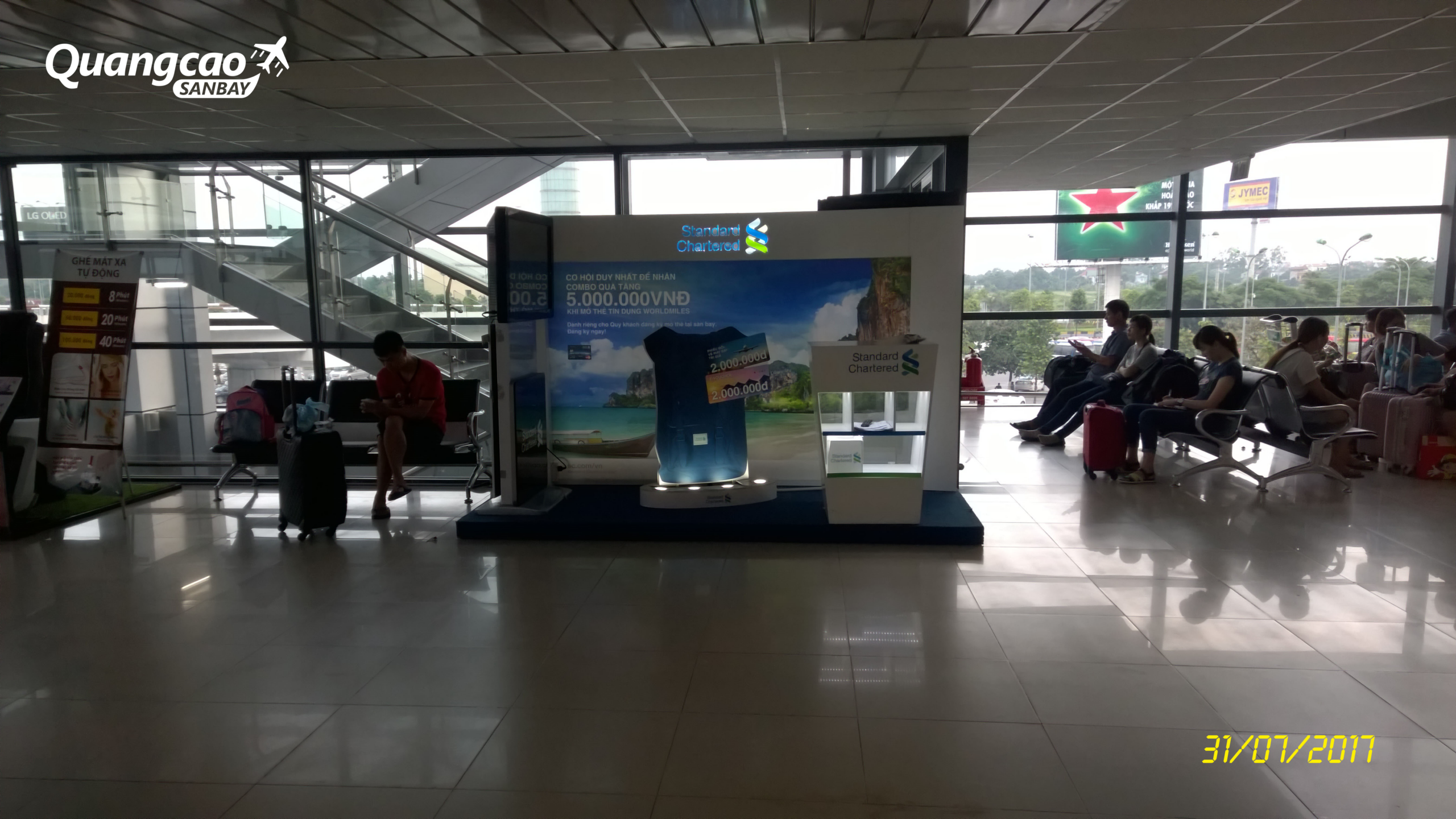 Quảng cáo quầy giới thiệu thông tin tại sân bay