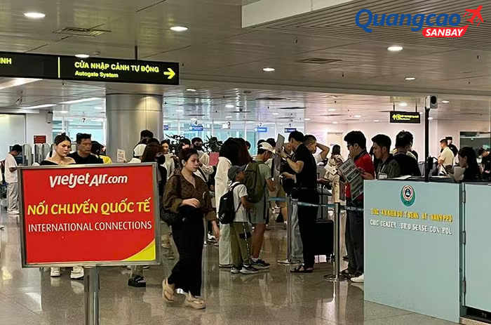 Tăng Cường Kiểm Soát Hành Khách Nhập Cảnh Tại Sân Bay Tân Sơn Nhất