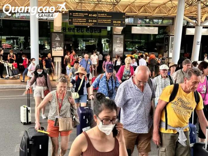Giá vé hạ nhiệt giúp du khách dễ dàng lựa chọn các điểm đến xa thay vì chỉ đi tự túc đường bộ như các năm trước